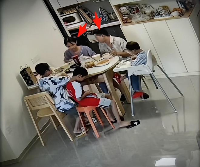 本女方直播礼物满天飞妇联再回应。不朽情缘网站鸡蛋男事件被质疑剧(图2)